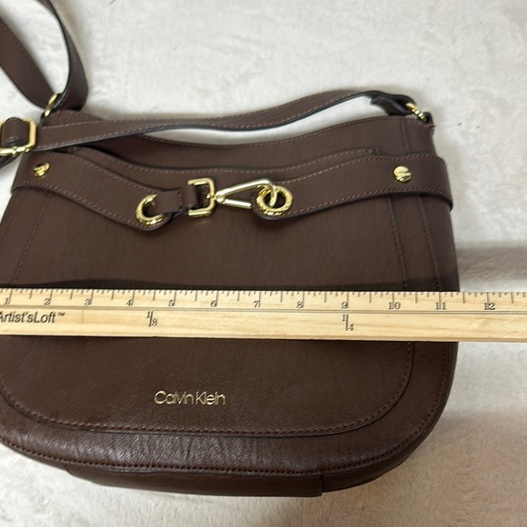 Calvin Klein Brown Shoulder Bag with Hobo Silhouette - Picture 8 of 16